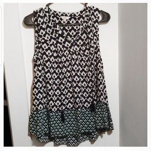 Crown & Ivy sleevless printed top size S